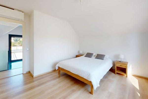 Maison lumineuse et rénovée 7 pièce(s) 165 m2 terrain 800 m2