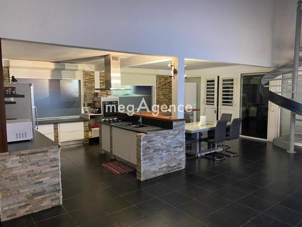 Maison à CAYENNE, 97300 - 4 pièces 165m²