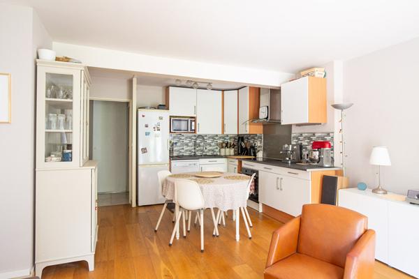 A VENDRE NANTES Hauts-Pavés T3 à rénover - dernier étage - ascenseur - balcon