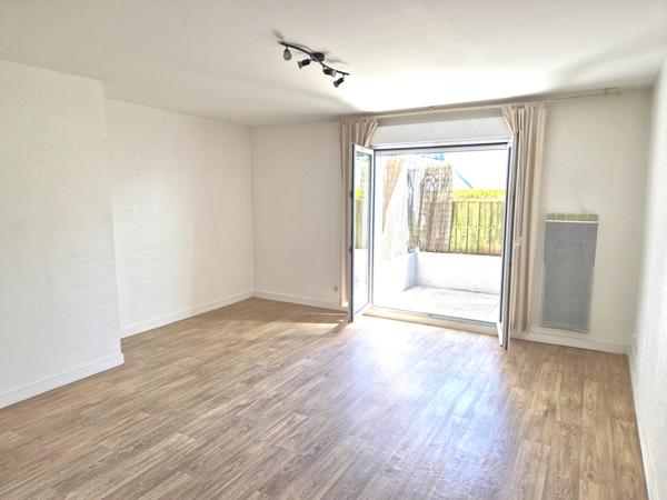 A VENDRE NANTES Hauts-Pavés T3 à rénover - dernier étage - ascenseur - balcon