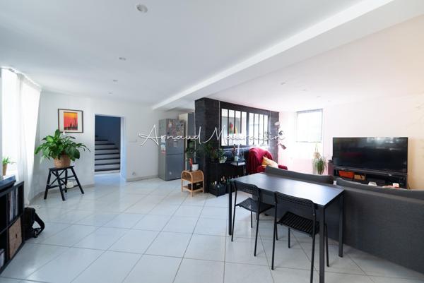 Maison de ville en triplex avec garage !