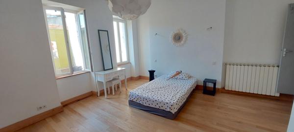 MAZERES BELLE ET GRANDE MAISON DE VILLE AVEC TERRASSE