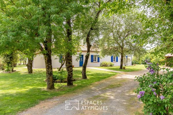 Maison avec piscine dans son parc de 2,6 hectares