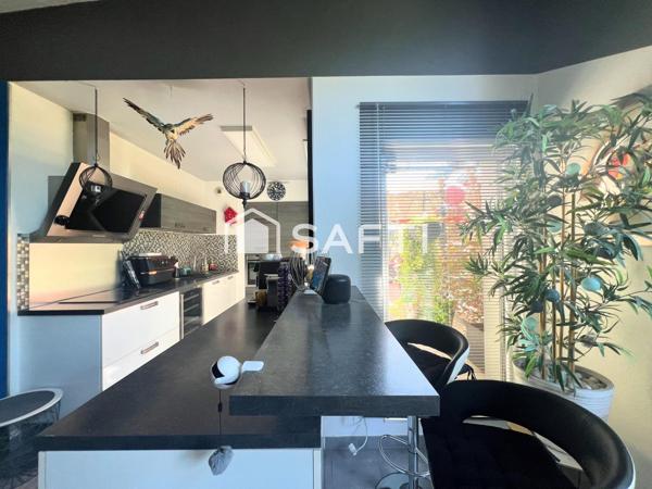 Appartement T4 en dernier étage avec un garage en sous sol et une cave
