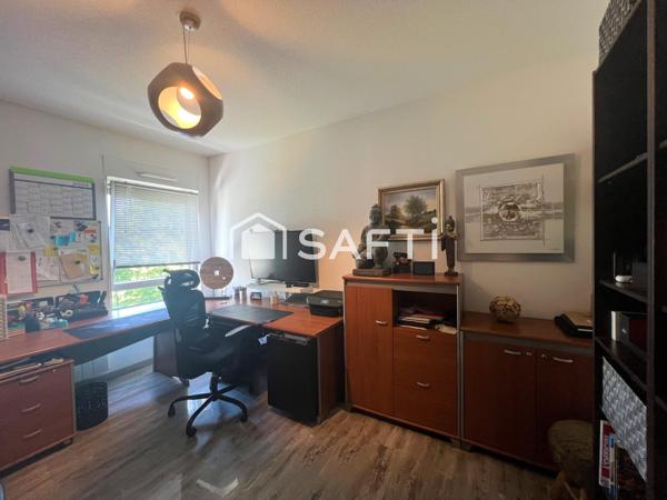 Appartement T4 en dernier étage avec un garage en sous sol et une cave
