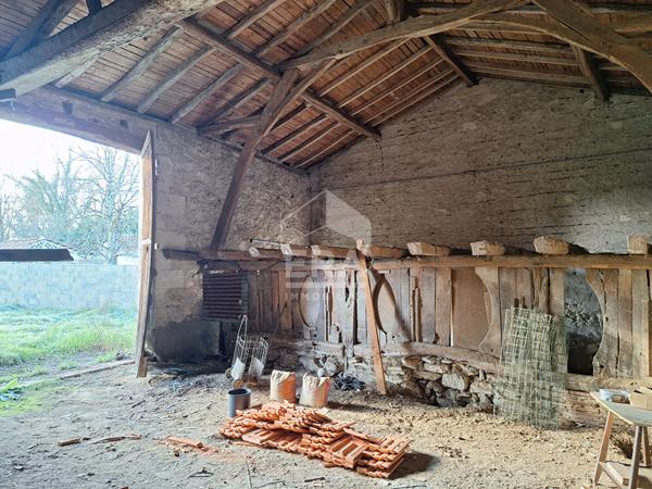 À vendre : Ferme à rénover à Montpon-Ménestérol