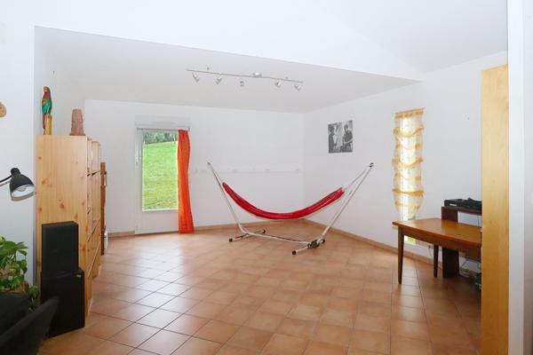 Maison plain-pied de 2005, 3/4 chambres, garage sur terrain 5400m2