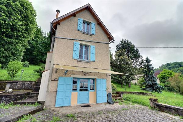 Exclusivité-Idéalement située, centre de Figeac à pieds en 10 minutes!