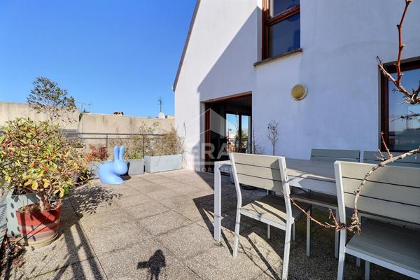 Duplex d'exception au dernier étage, Vue canal, terrasses et prestations haut de gamme