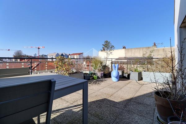 Duplex d'exception au dernier étage, Vue canal, terrasses et prestations haut de gamme