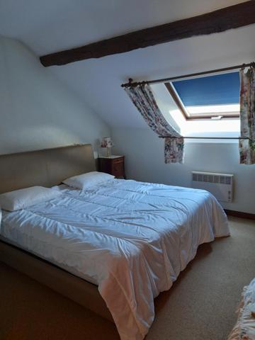 A 25 mn d'AUTUN - à ARLEUF (58) Maison de caractère avec garage et cour.