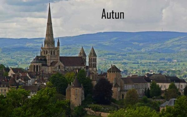 A 25 mn d'AUTUN - à ARLEUF (58) Maison de caractère avec garage et cour.