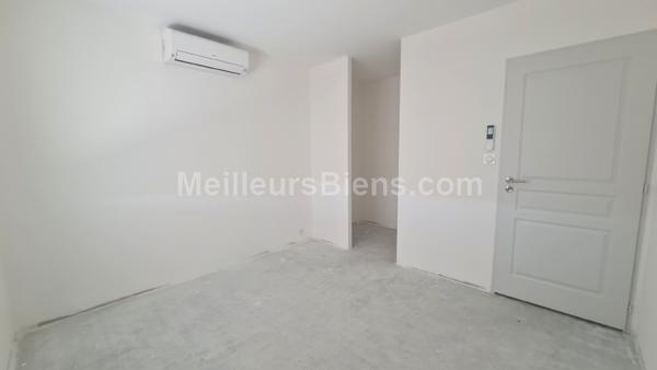 MAISON NEUVE SUR SEMI NIVEAU