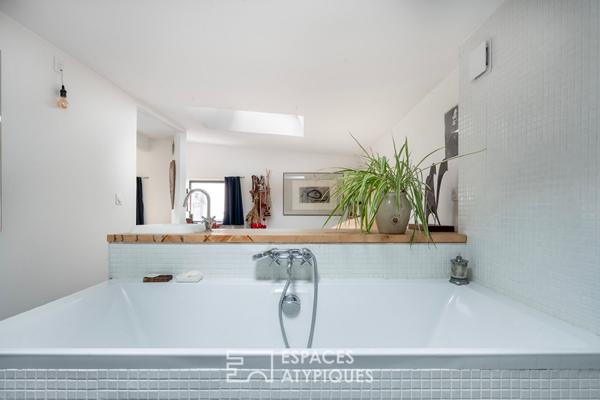 Maison d’architecte intimiste avec jardinet privatif