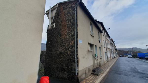 Opportunité investisseur ou résidence principale avec revenu locatif Neussargues-Moissac (15170)