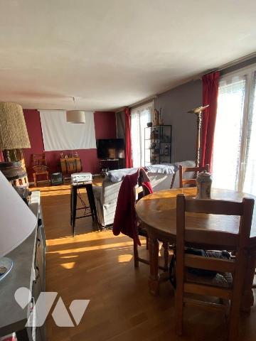 A vendre à Pleaux, au coeur d'un lotissement verdoyant, à proximité immédiate des commerces et ...