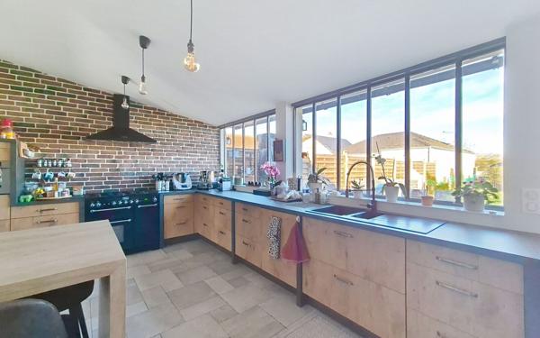 Maison à vendre    5 pièces • 155 m2 Ingré