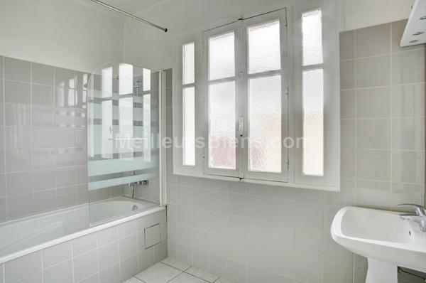 Calme et lumière pour cette maison1950 de 115m2  avec vue sur Paris