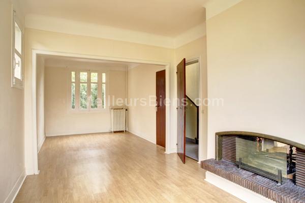Calme et lumière pour cette maison1950 de 115m2  avec vue sur Paris