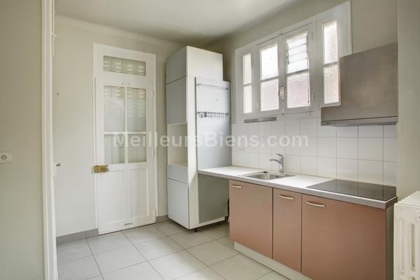 Calme et lumière pour cette maison1950 de 115m2  avec vue sur Paris