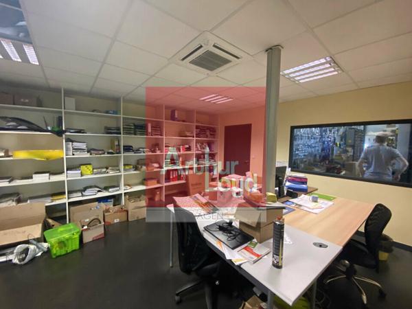 Local commercial de grande surface à vendre avec foncier important et potentiel de division