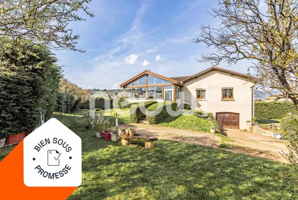 Maison avec vue et beau potentiel sur 2047 m² de terrain clos