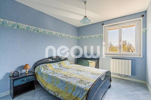 Maison avec vue et beau potentiel sur 2047 m² de terrain clos