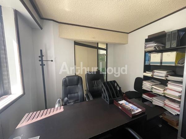 Bureaux à louer ou à vendre Marcq-en-Baroeul parkings privatifs inclus
