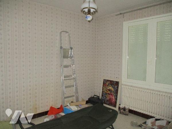 Maison sur sous-sol, proche centre-ville