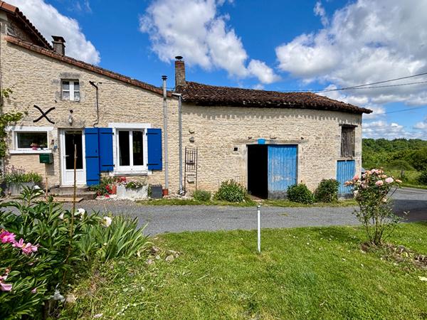 Maison de Caractère de Trois Chambres avec Jardin et Grange Champagne mouton