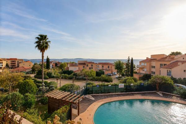 T4 Carqueiranne magnifique vue mer résidence sécurisée avec piscine
