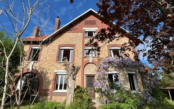 Maison à vendre    8 pièces • 150 m2 Oissel