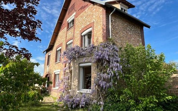 Maison à vendre    8 pièces • 150 m2 Oissel