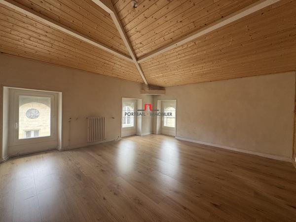 APPARTEMENT 3 PIECES LUMINEUX ET SPACIEUX AVEC TERRASSE