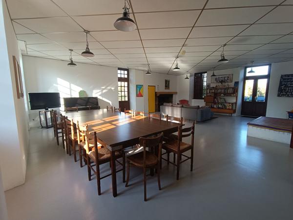 Immeuble commercial - Salles-Curan Salles curan