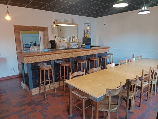 Immeuble commercial - Salles-Curan Salles curan