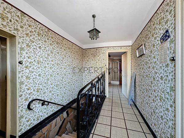 Laives (71240) Spécial investisseurs : grande maison avec potentiel de division à Laives