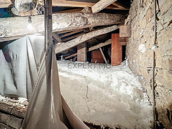 Laives (71240) Spécial investisseurs : grande maison avec potentiel de division à Laives