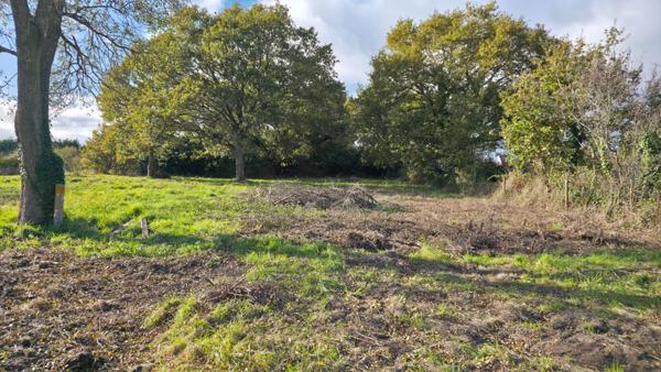 Terrain à batir libre de constructeur d'environ 1673 m2 à Saint Joachim