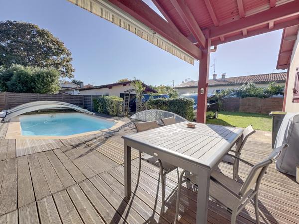 LA TESTE DE BUCH proche centre ! Maison 5 pièces de 135 m2, parcelle de 871 m2, piscine et garage !