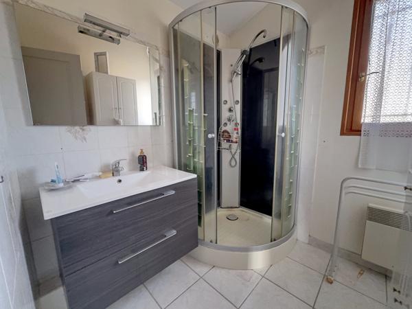 LA TESTE DE BUCH proche centre ! Maison 5 pièces de 135 m2, parcelle de 871 m2, piscine et garage !