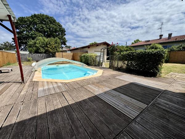 LA TESTE DE BUCH proche centre ! Maison 5 pièces de 135 m2, parcelle de 871 m2, piscine et garage !