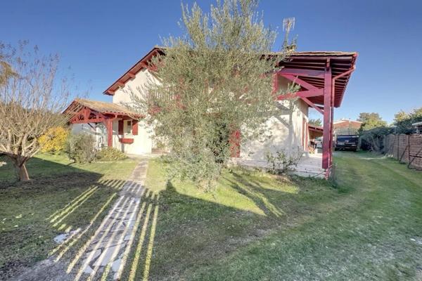 LA TESTE DE BUCH proche centre ! Maison 5 pièces de 135 m2, parcelle de 871 m2, piscine et garage !