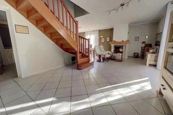 LA TESTE DE BUCH proche centre ! Maison 5 pièces de 135 m2, parcelle de 871 m2, piscine et garage !