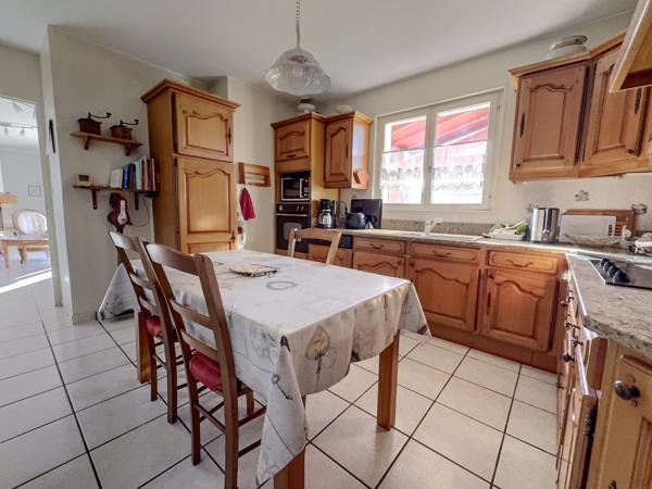 LA TESTE DE BUCH proche centre ! Maison 5 pièces de 135 m2, parcelle de 871 m2, piscine et garage !