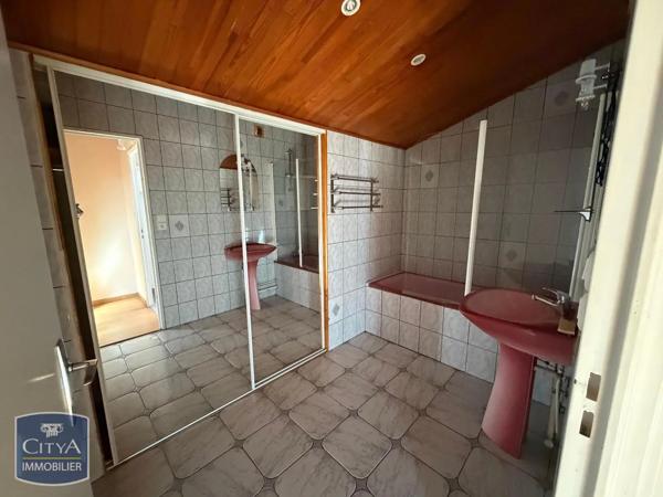 Appartement à louer 2 pièces 68.8m² Saint-Chamond (42400)