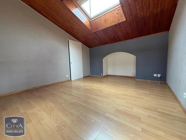 Appartement à louer 2 pièces 68.8m² Saint-Chamond (42400)