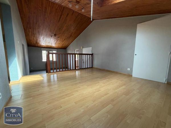 Appartement à louer 2 pièces 68.8m² Saint-Chamond (42400)
