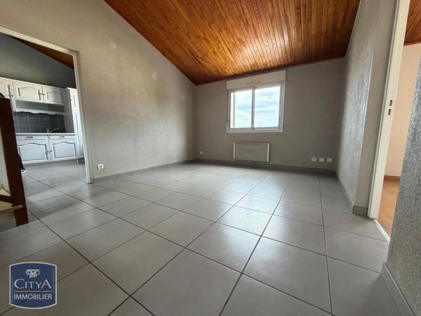 Appartement à louer 2 pièces 68.8m² Saint-Chamond (42400)