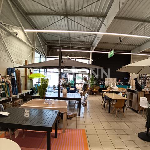 Local commercial Vannes a louer 1150 m2
